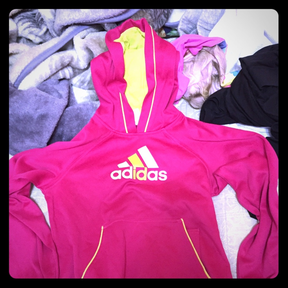 Adidas sweatshirt❤️❤️ pink wore it 1 year girls